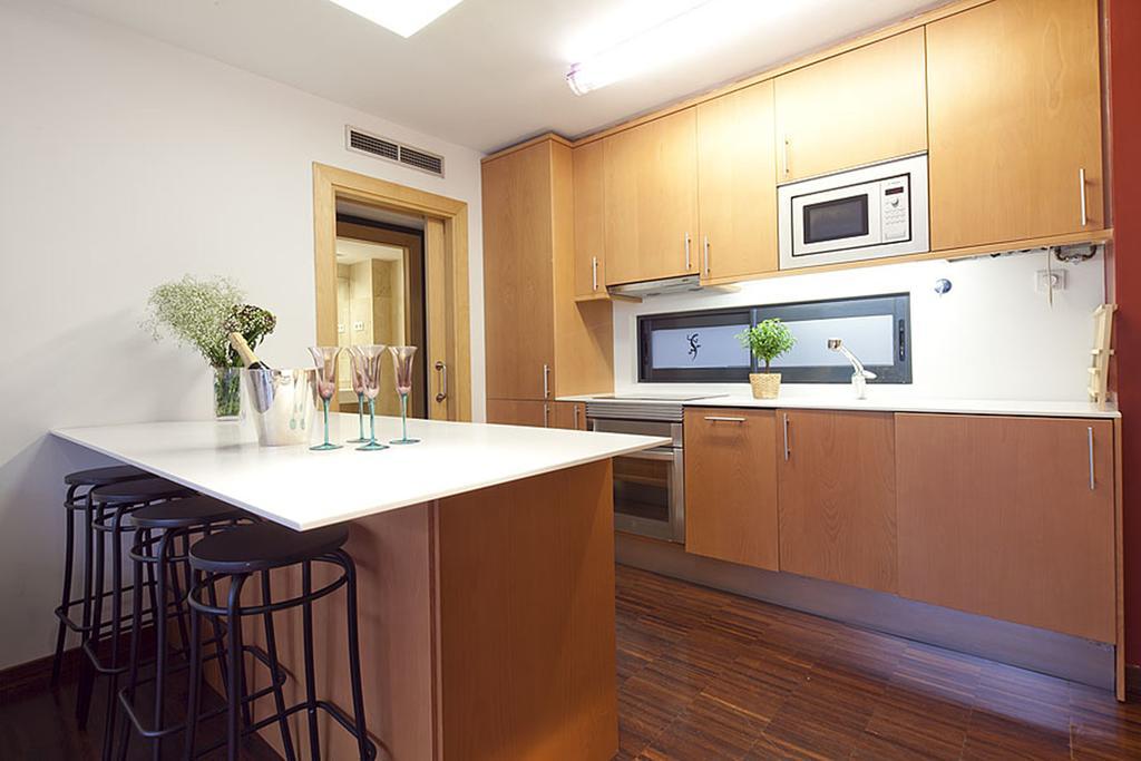 Apartment Barcelona Rentals - Sarria Apartments Near Center Buitenkant foto
