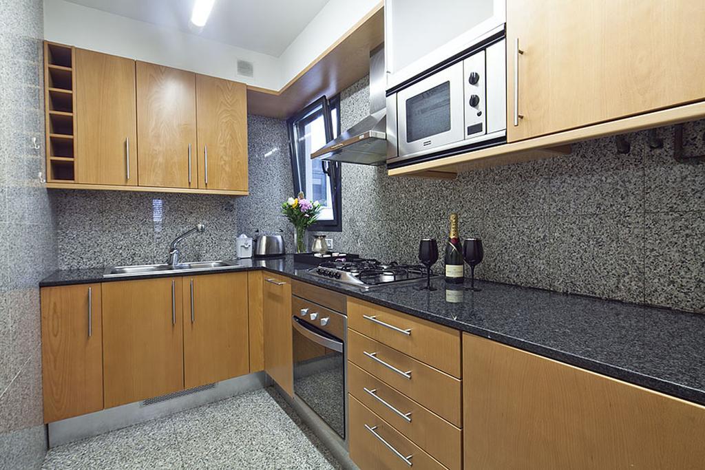 Apartment Barcelona Rentals - Sarria Apartments Near Center Buitenkant foto